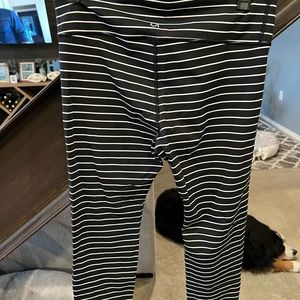 Gap fit 3/4 length leggings